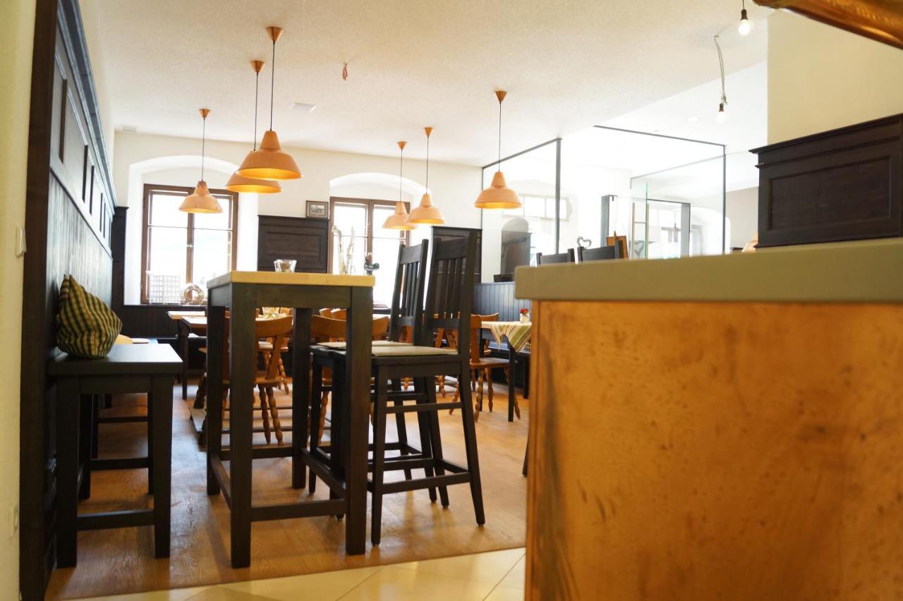 Altstadthotel Brauereigasthof Winkler Berching Bagian luar foto
