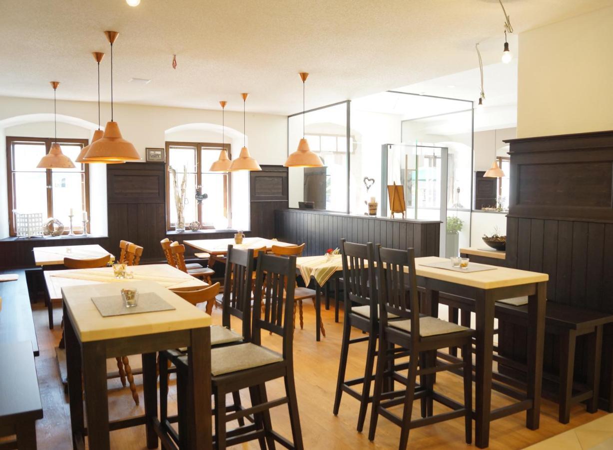 Altstadthotel Brauereigasthof Winkler Berching Bagian luar foto