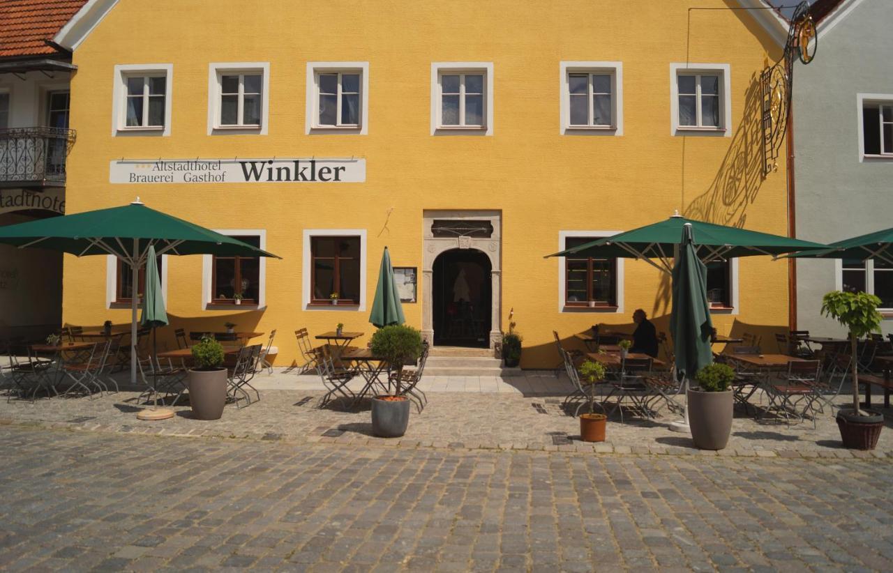 Altstadthotel Brauereigasthof Winkler Berching Bagian luar foto