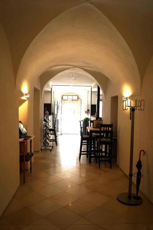 Altstadthotel Brauereigasthof Winkler Berching Bagian luar foto