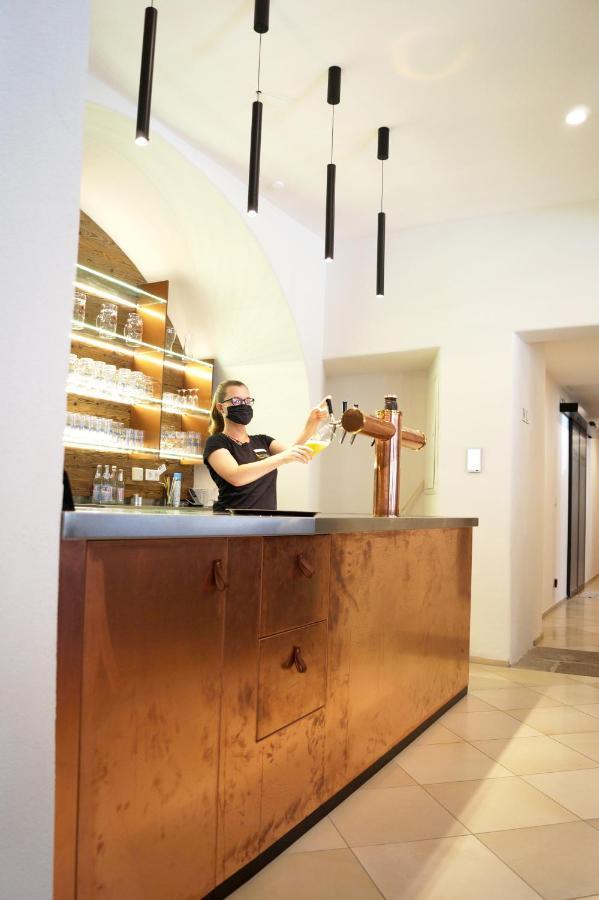 Altstadthotel Brauereigasthof Winkler Berching Bagian luar foto