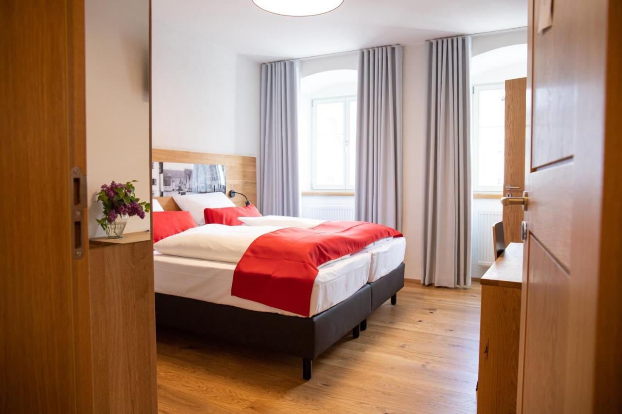 Altstadthotel Brauereigasthof Winkler Berching Bagian luar foto