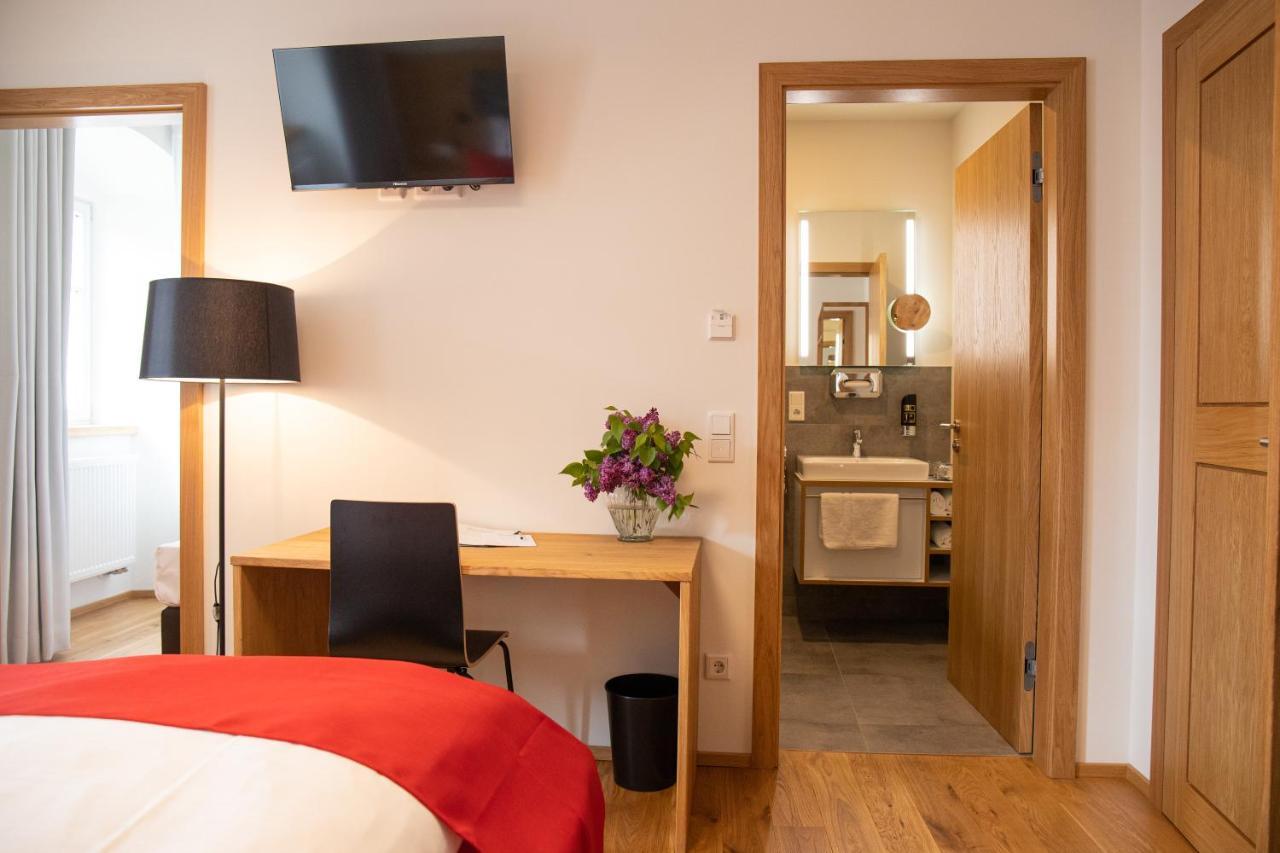 Altstadthotel Brauereigasthof Winkler Berching Bagian luar foto