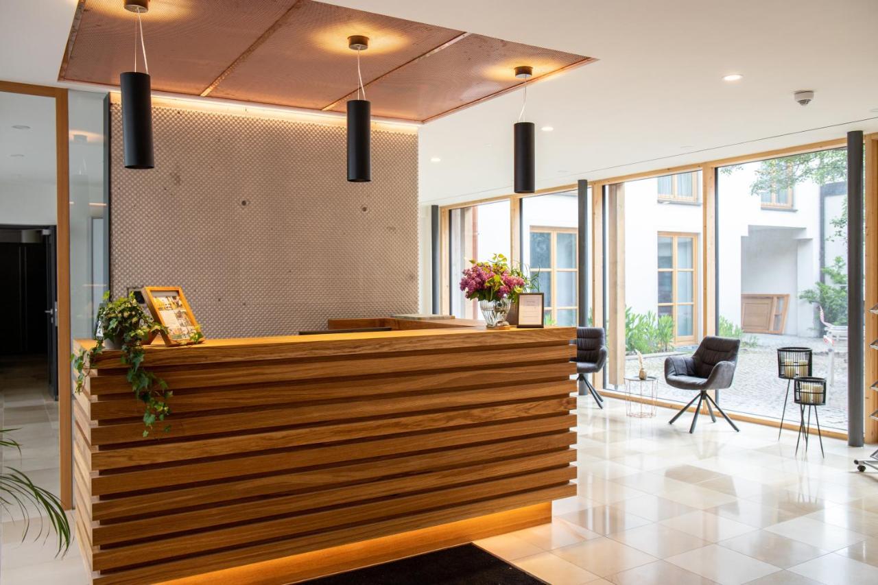 Altstadthotel Brauereigasthof Winkler Berching Bagian luar foto