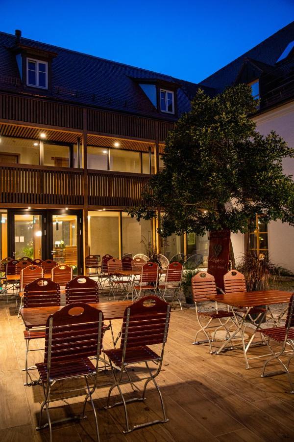 Altstadthotel Brauereigasthof Winkler Berching Bagian luar foto