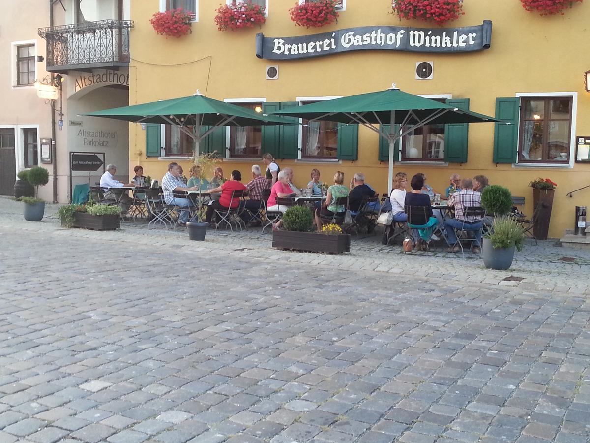 Altstadthotel Brauereigasthof Winkler Berching Bagian luar foto