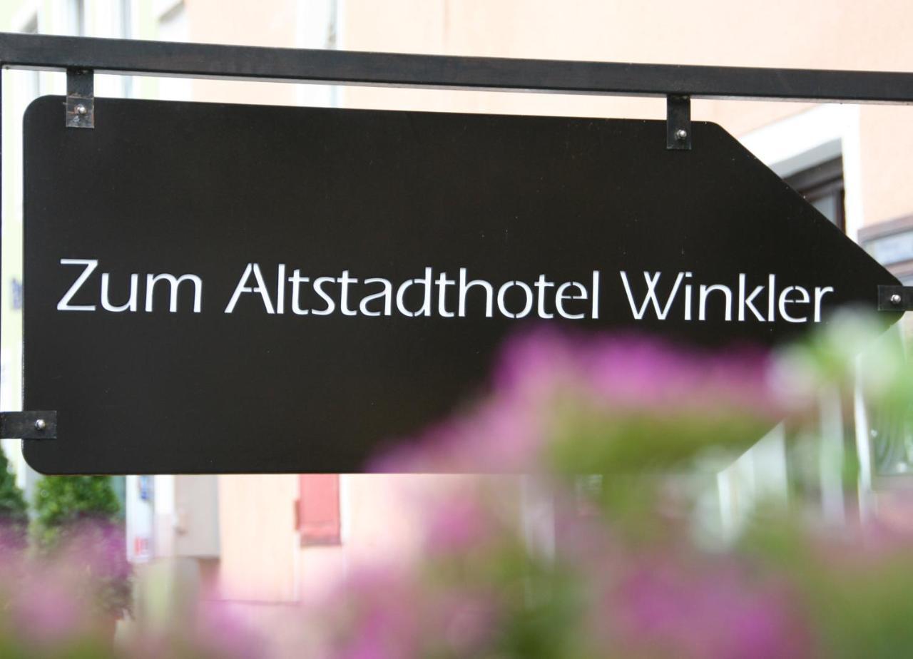 Altstadthotel Brauereigasthof Winkler Berching Bagian luar foto